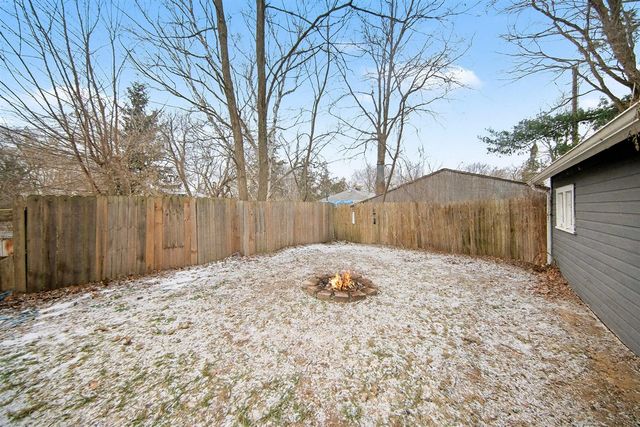 206 W Vandercook Drive, Jackson, MI 49203