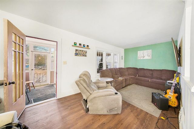 206 W Vandercook Drive, Jackson, MI 49203