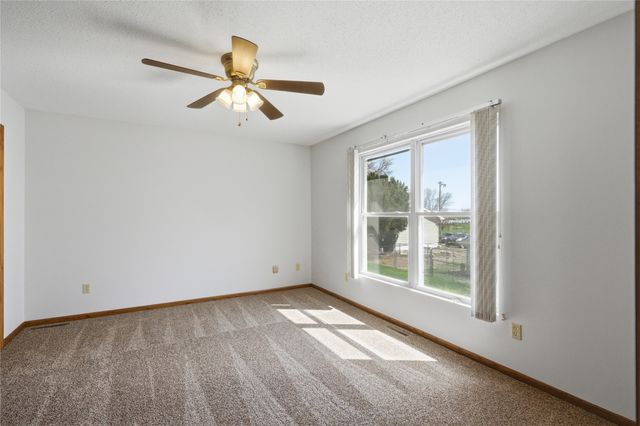 625 Schaffer Boulevard, Pleasant Hill, IA 50327