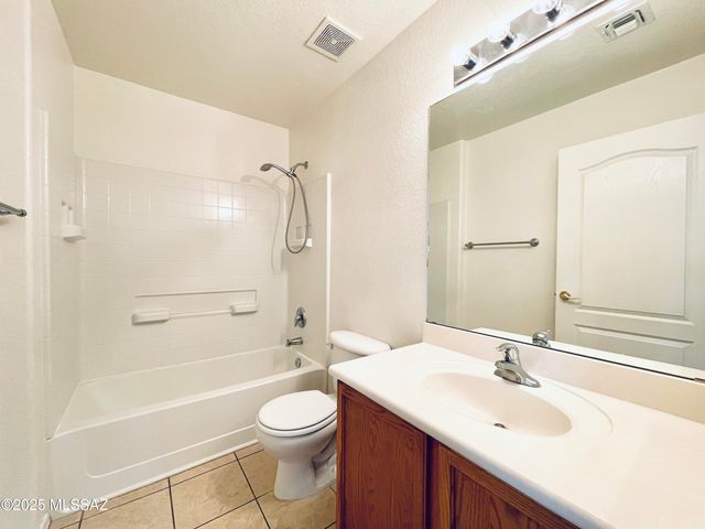 3335 S Rainburst Place, Tucson, AZ 85713