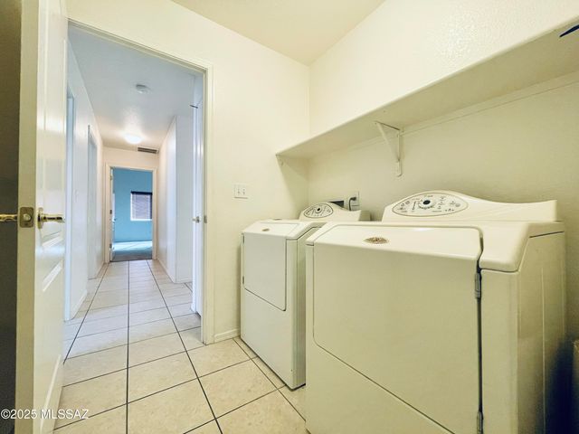 3335 S Rainburst Place, Tucson, AZ 85713