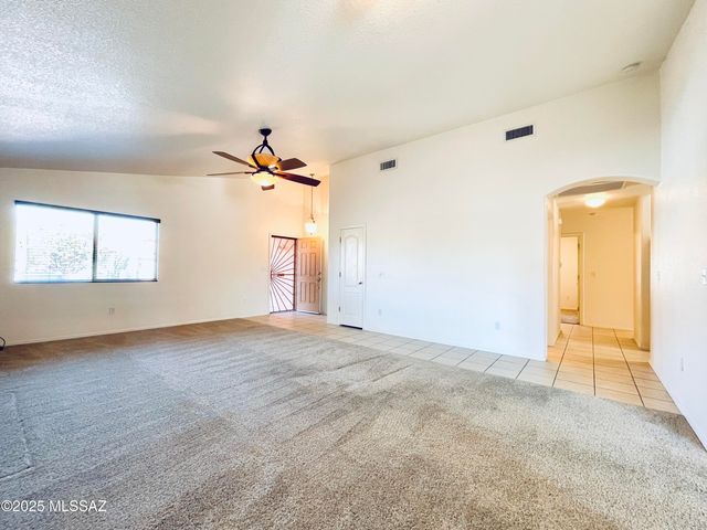 3335 S Rainburst Place, Tucson, AZ 85713