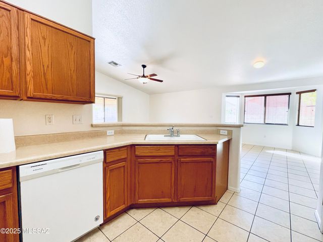 3335 S Rainburst Place, Tucson, AZ 85713