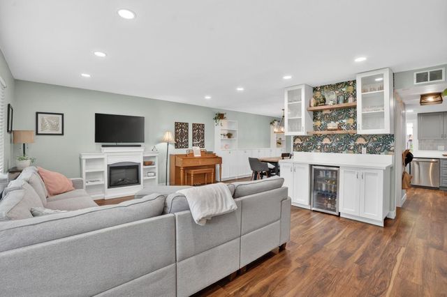 2374 Via Camino Ave, Carmichael, CA 95608