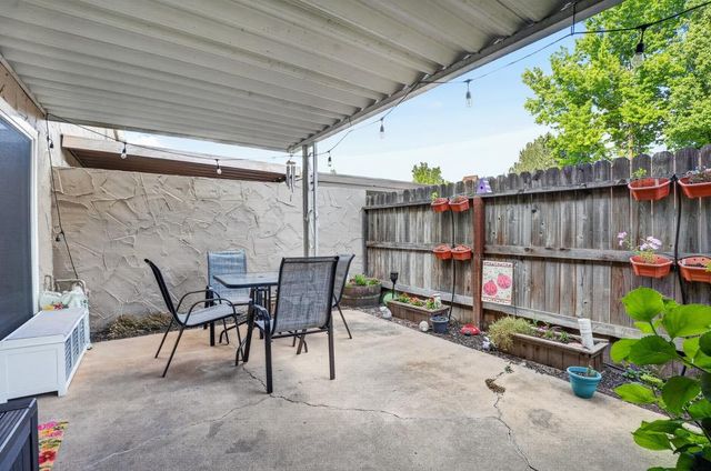 2374 Via Camino Ave, Carmichael, CA 95608