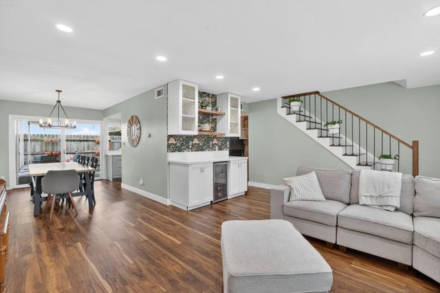 2374 Via Camino Ave, Carmichael, CA 95608