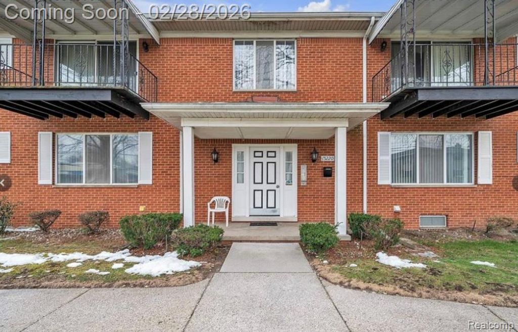 15220 Garfield B, Redford Charter Township, MI 48239