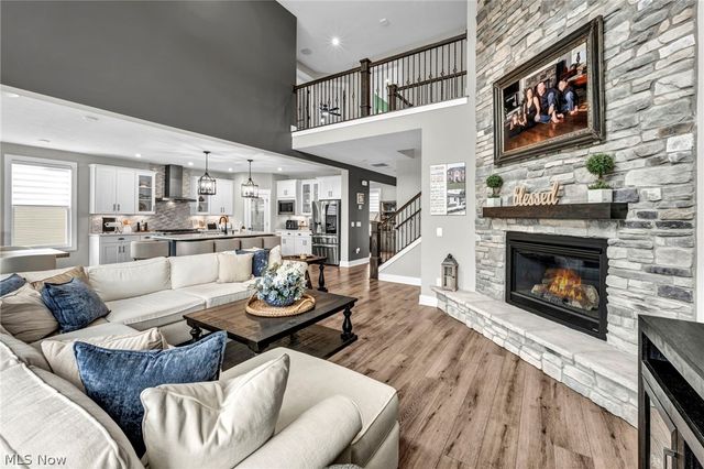 2818 Weeping Pine Drive, Medina, OH 44256