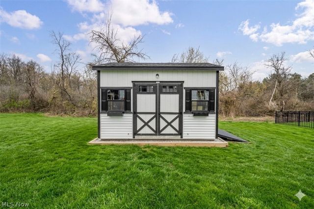 2818 Weeping Pine Drive, Medina, OH 44256