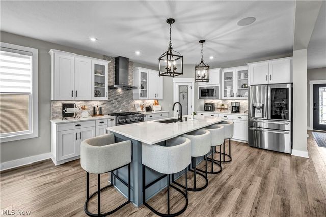 2818 Weeping Pine Drive, Medina, OH 44256