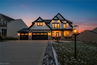 2818 Weeping Pine Drive, Medina, OH 44256