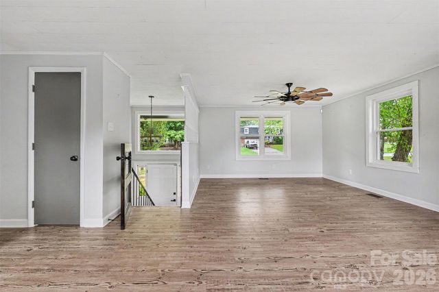 2310 24th Avenue NE, Hickory, NC 28601
