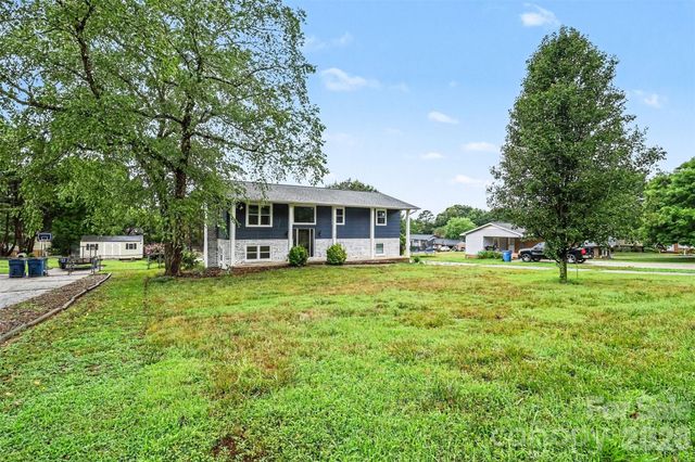 2310 24th Avenue NE, Hickory, NC 28601