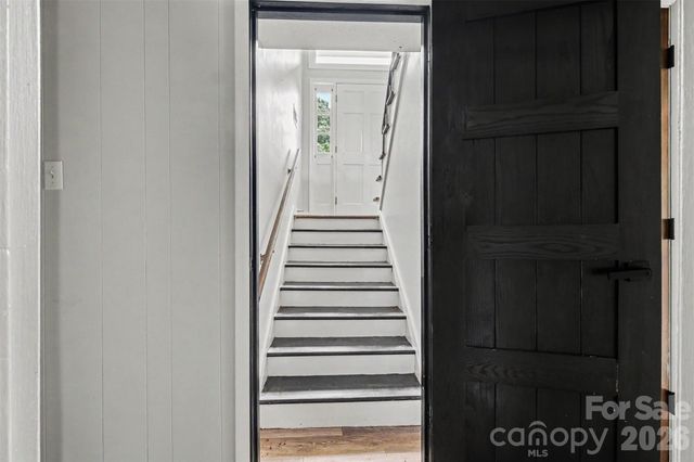 2310 24th Avenue NE, Hickory, NC 28601