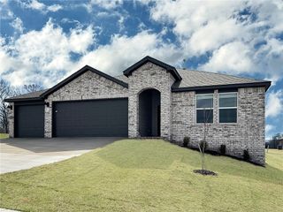 411 Maya Street, Prairie Grove, AR 72753