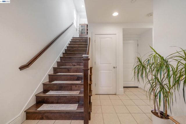 908 Smith Ln, Milpitas, CA 95035