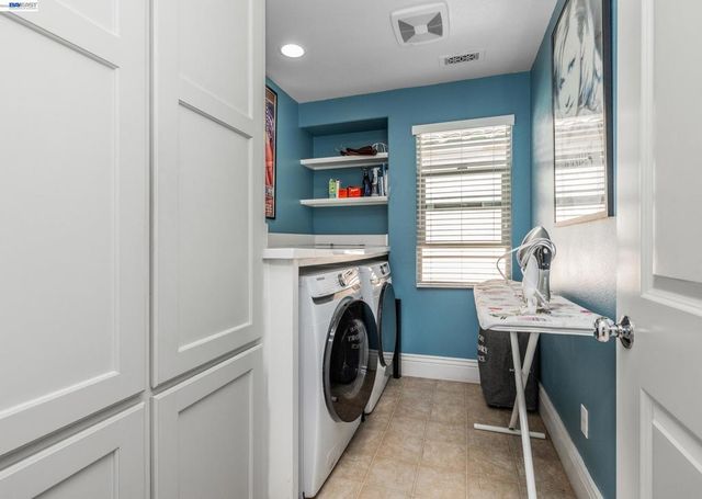 908 Smith Ln, Milpitas, CA 95035