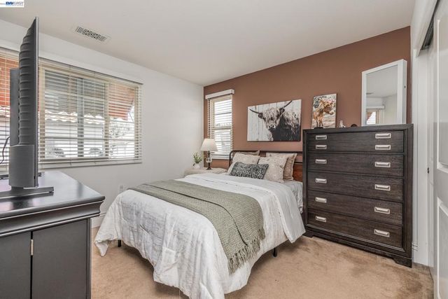 908 Smith Ln, Milpitas, CA 95035