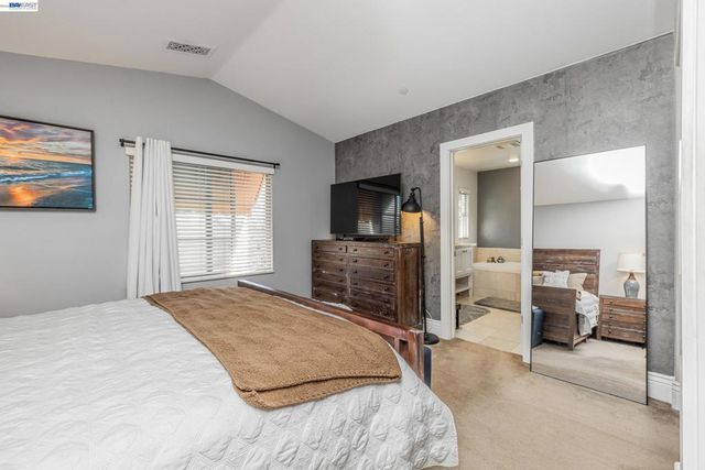 908 Smith Ln, Milpitas, CA 95035