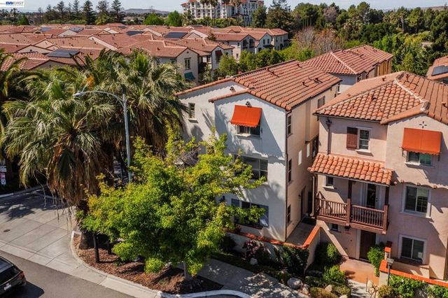 908 Smith Ln, Milpitas, CA 95035