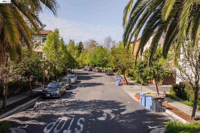 908 Smith Ln, Milpitas, CA 95035