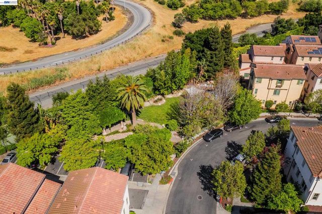 908 Smith Ln, Milpitas, CA 95035