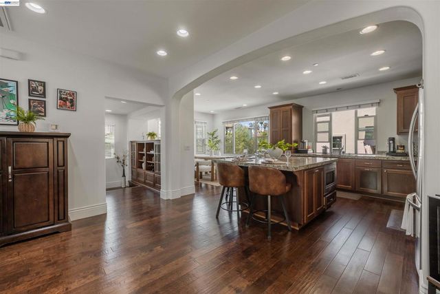 908 Smith Ln, Milpitas, CA 95035