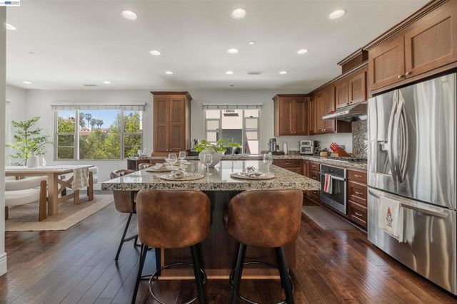 908 Smith Ln, Milpitas, CA 95035