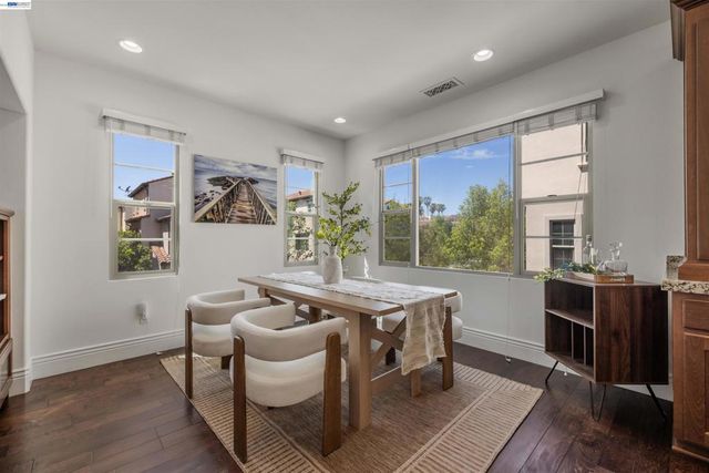 908 Smith Ln, Milpitas, CA 95035