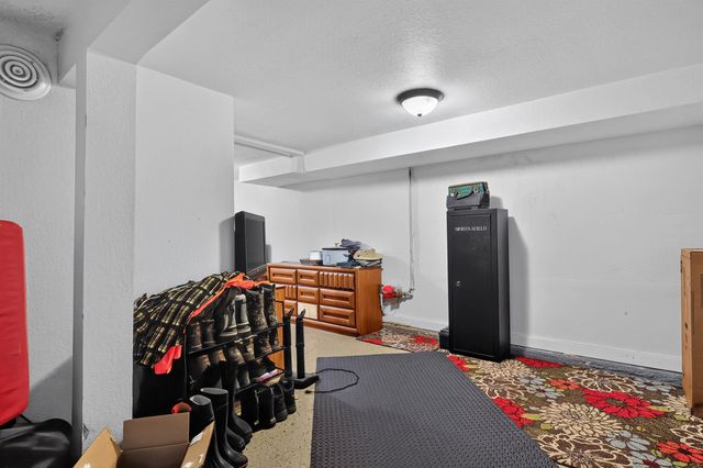 711 Bishop Avenue, Waterloo, IA 50707