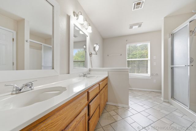 3808 W Detroit Street, Broken Arrow, OK 74012