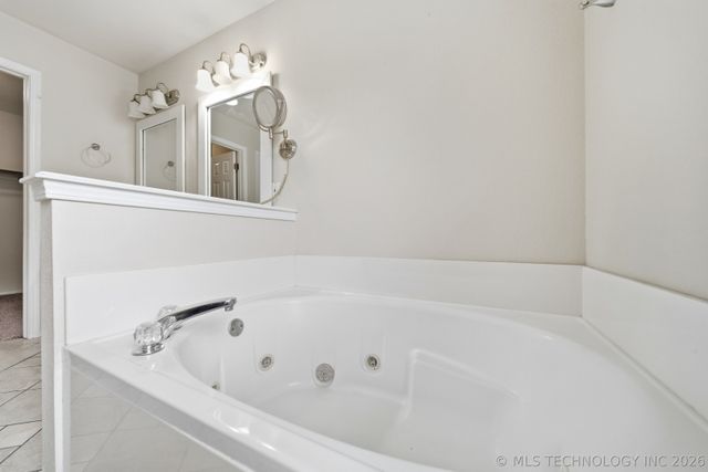 3808 W Detroit Street, Broken Arrow, OK 74012