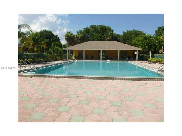 216 Meadows Cir 216, Boynton Beach, FL 33436