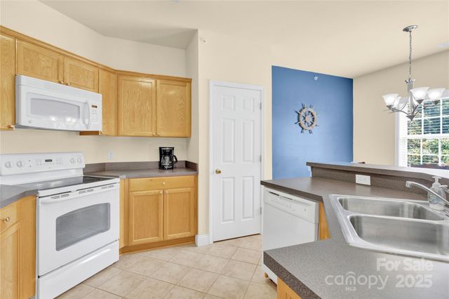 1358 21st Avenue NE, Hickory, NC 28601