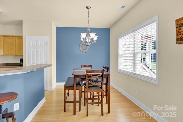 1358 21st Avenue NE, Hickory, NC 28601