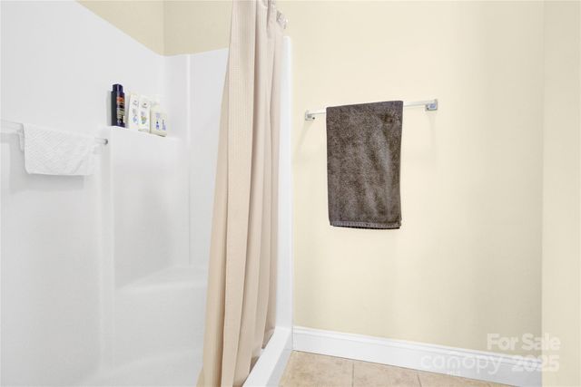 1358 21st Avenue NE, Hickory, NC 28601