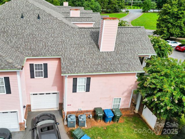 1358 21st Avenue NE, Hickory, NC 28601