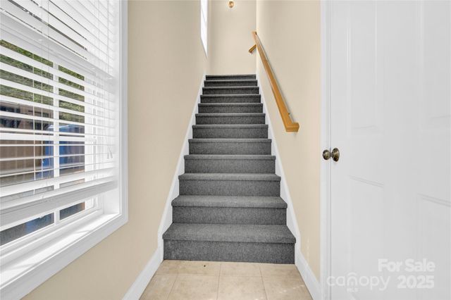 1358 21st Avenue NE, Hickory, NC 28601