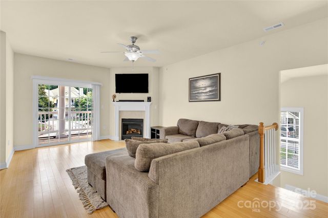 1358 21st Avenue NE, Hickory, NC 28601