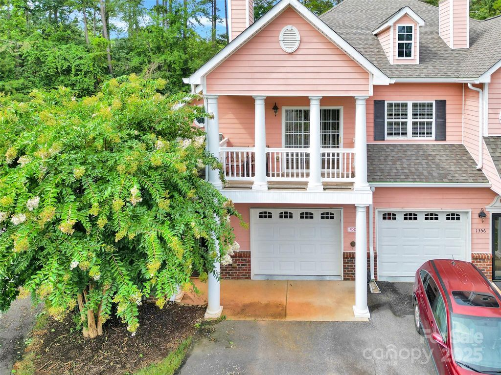 1358 21st Avenue NE, Hickory, NC 28601