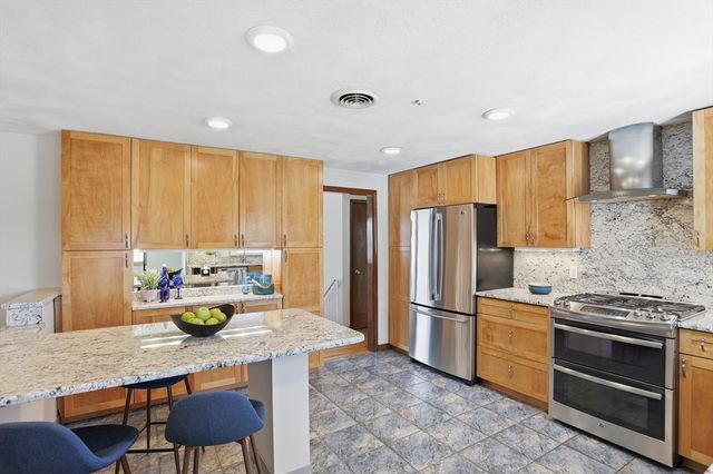 175 Mallard Way, Waltham, MA 02452