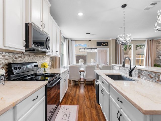 1122 Red Robin Drive, Aubrey, TX 76227