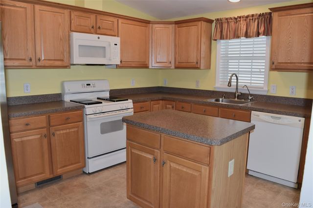 314 Brittany Terrace, Rock Tavern, NY 12575