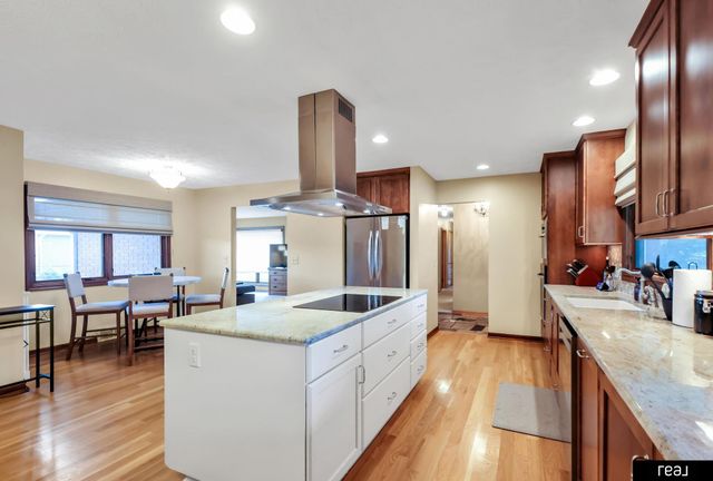 3715 S 49th Street, Omaha, NE 68106