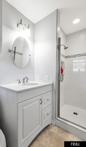 3715 S 49th Street, Omaha, NE 68106