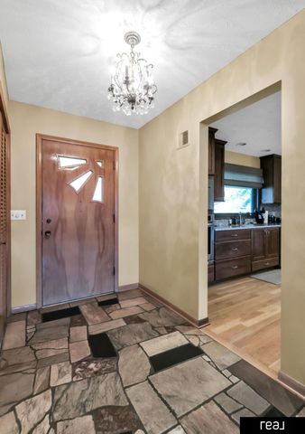 3715 S 49th Street, Omaha, NE 68106