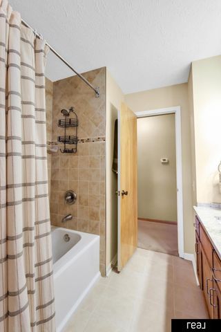 3715 S 49th Street, Omaha, NE 68106