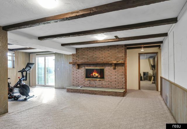 3715 S 49th Street, Omaha, NE 68106