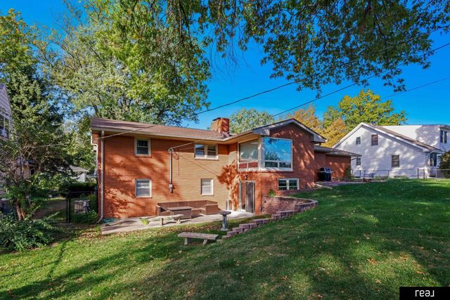 3715 S 49th Street, Omaha, NE 68106