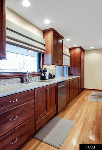 3715 S 49th Street, Omaha, NE 68106